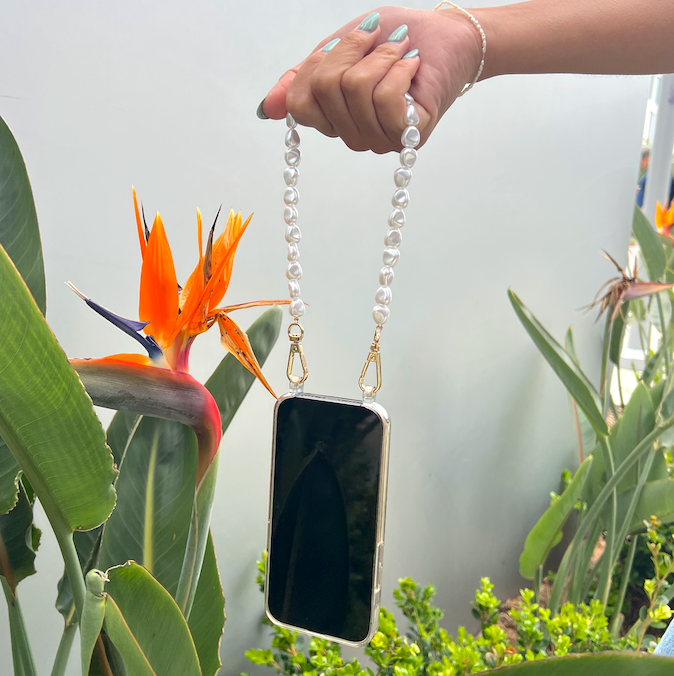 pearl-charm-wristlet-phone