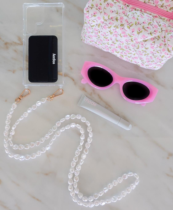 phone-case-with-pearl-strap